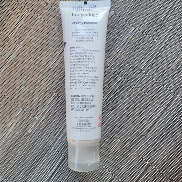 Bodycology Cherry Blossom - Picture 3 of 4